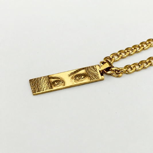 Custom Photo Necklace in 18K Gold Plating – Personalised Human Eye Necklace