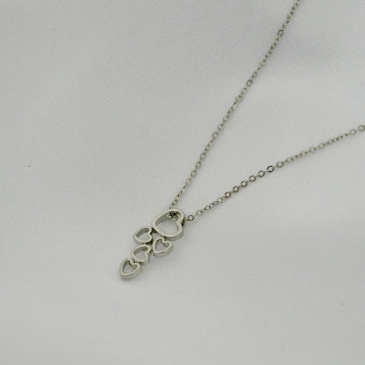 Heart cluster necklace in Silver- Alloy